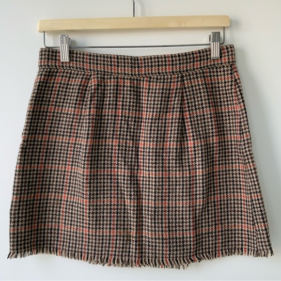HOUNSDTOOTH WRAP MINI SKIRT - Picture 2 of 9